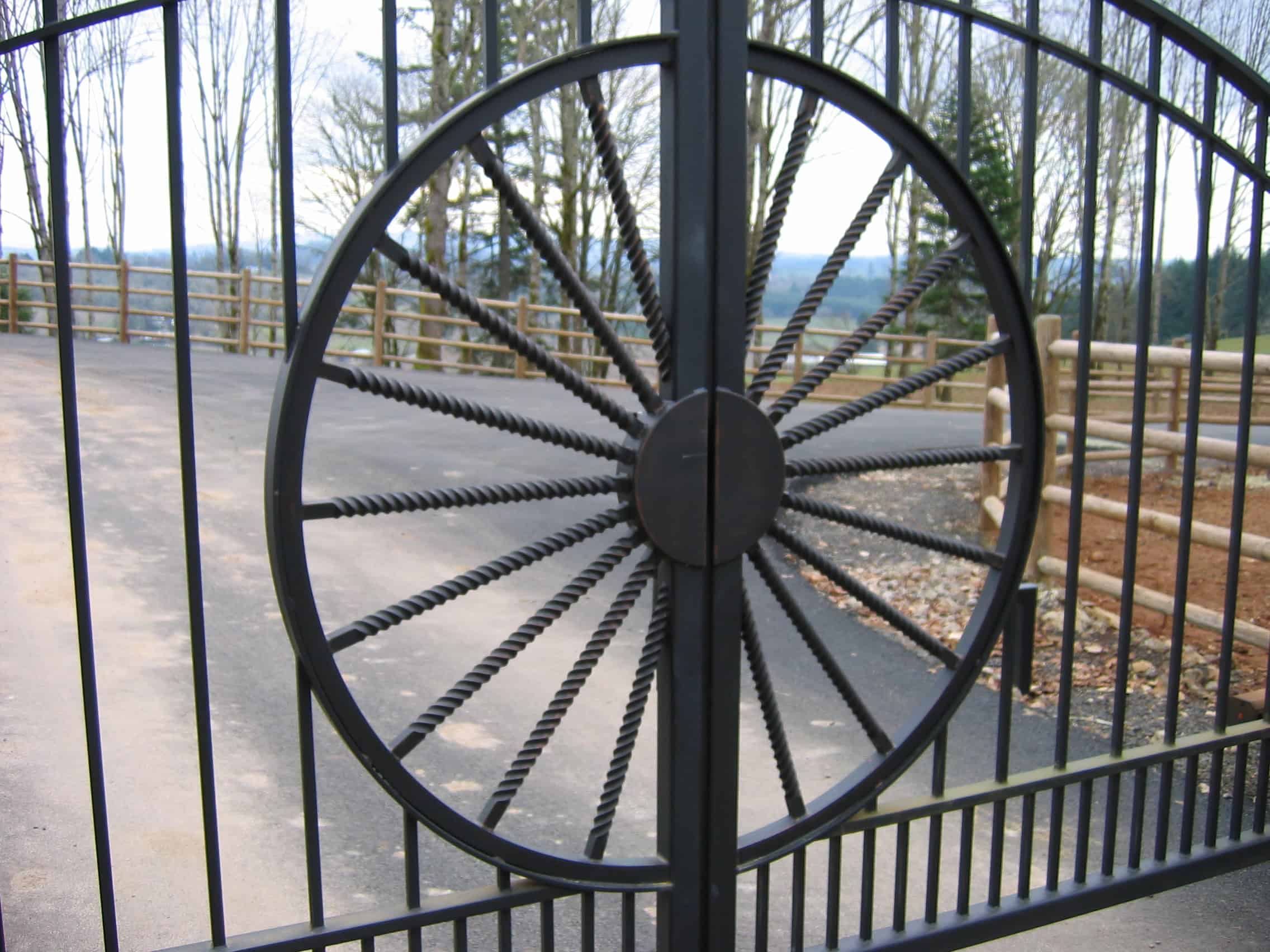Western Wagon Wheel Gate Center Piece
